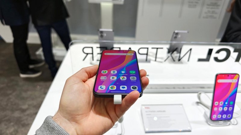 TCL is upgrading its easy-on-the-eyes glare-free NXTPAPER display tech with AMOLED