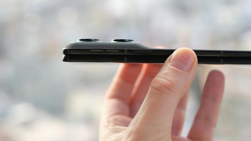 Motorola Razr Fold hands-on at MWC 2026: Bright screens, inside and out