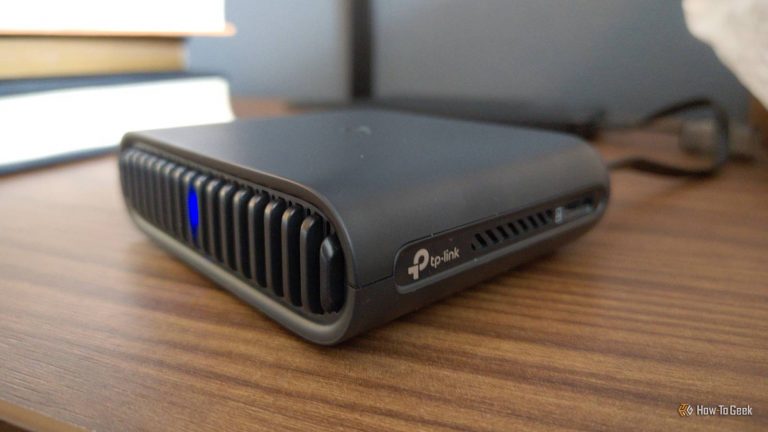 tp-link-logo-on-a-travel-router