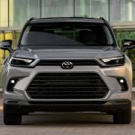 2026_toyota_grand-highlander_nightshade_cement_006