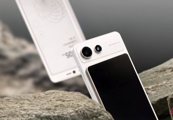 hisense-a10-e-paper-phone-with-a-detachable-screen-on-a-rocky-background