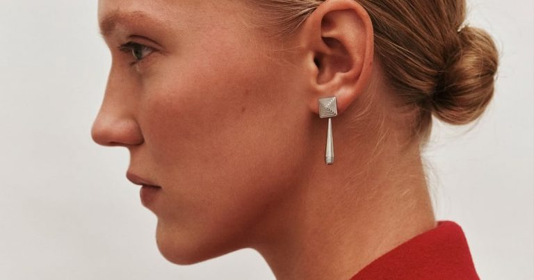 meet-the-iris-earring