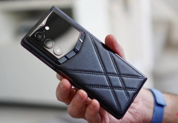 vertu-alphafold-hand-closed
